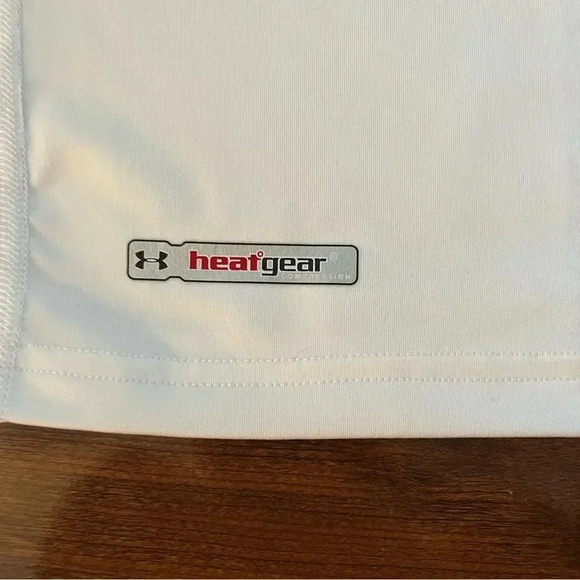 Under  Armour tshirt - Picture 5 of 9